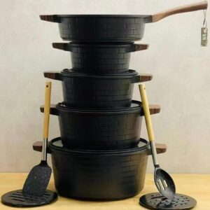 13 pieces  bricks grinate cookware heavy and goo quality