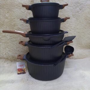 Bowen 16pieces  4 sufuria  2 pans Price:15000 Colour Black and grey
